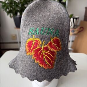 Embroidered Gray Sauna Hat with Leaf Design